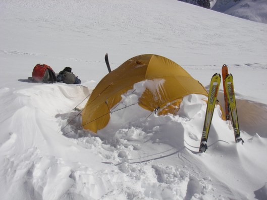 Veel wind, sneeuw en een tentje op een open gletsjer: miserie 's anderendaags