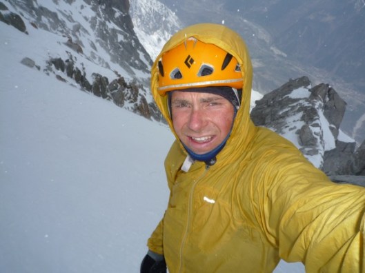 Colin Haley in een mislukt solopoging in Supercouloir (zonnebril vergeten)