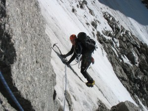IJs in een zuidwand? Marijke in de delicate traverse door de ijsgeul