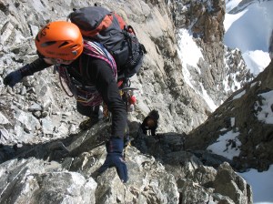 teamwork Jonas en An in de klim naar de ijsgraat
