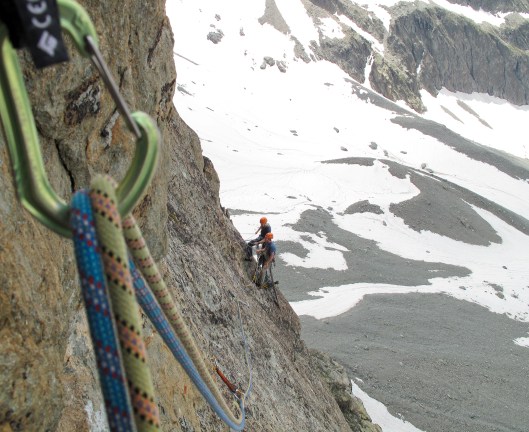 Tim & Maxime bijna boven op de 'Pont des Cinéastes' (c) Yannick dB