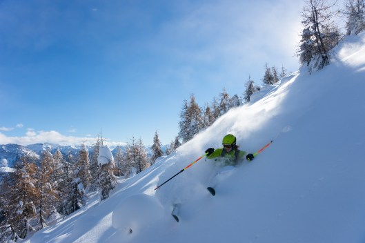 Sandra en één van haar befaamde powerturns in Puy-St-Vincent.(c) Rogier Van Rijn