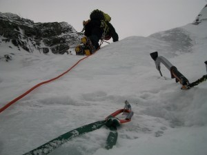 Nelson in de voorlaatste lengte die hier alles over mijn hoofd kapt een paar seconden later