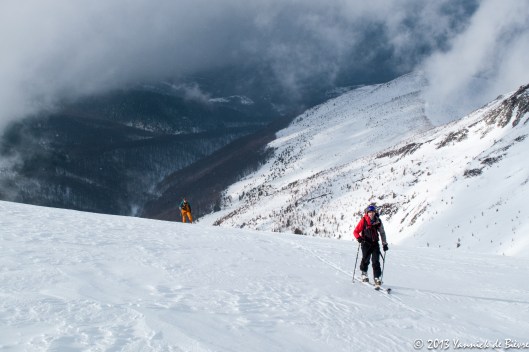 Een zeldzame streep zon ergens boven Brezovica.