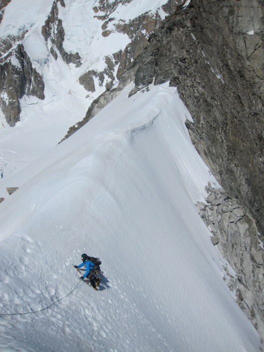 Jeroen Topt als laatste uit op de Col Oriental ©Denis