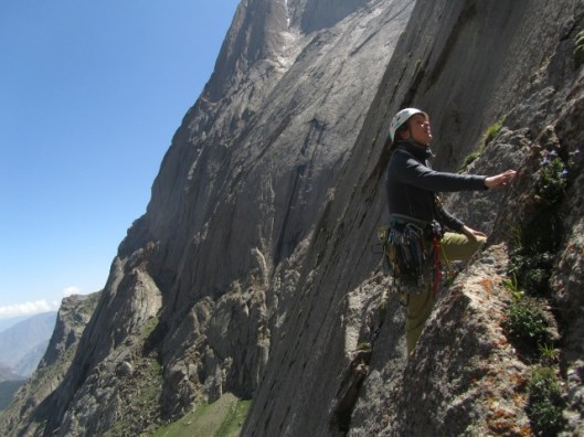 An looking for the right crack on Little Asan ©Sanne