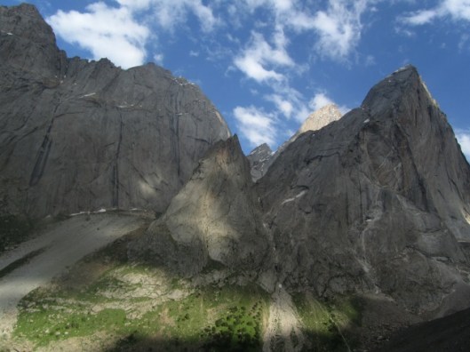 Little Asan next to his big brothers ©Sanne