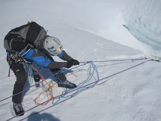 Denis demonstreert spaltenberging ©Bart Overlaet