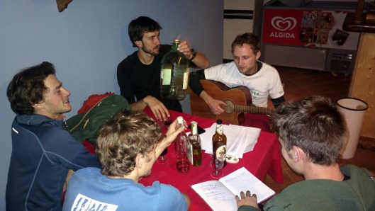 Naast lokale specialiteiten werd slechts één fles wijn genuttigd ©Jeroen