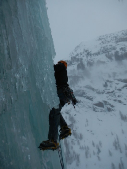 Quinten aan het afklimmen in de 2e lengte van Stella Artis