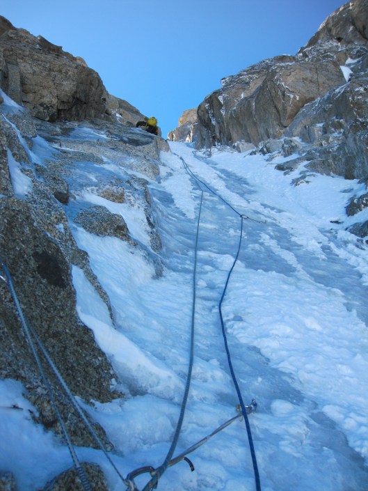 Fun climbing in Escarra (foto: Denis Hoste)