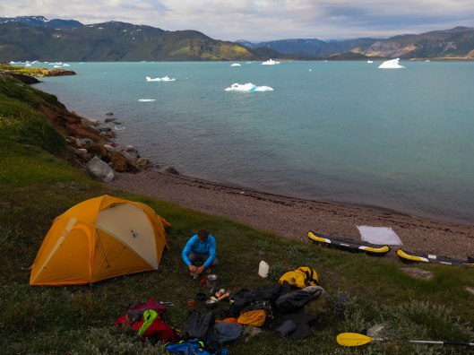 enjoying what Greenland has to offer : fish and mussels !