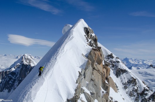 Eivind nadert de top van de Courtes